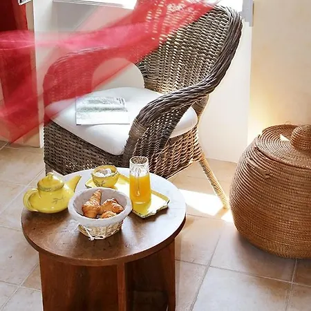 Le Clos De La Tuilière Maison d'hôtes *