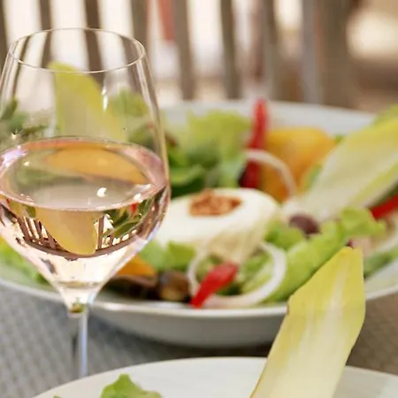 Le Clos De La Tuiliere Гриньян